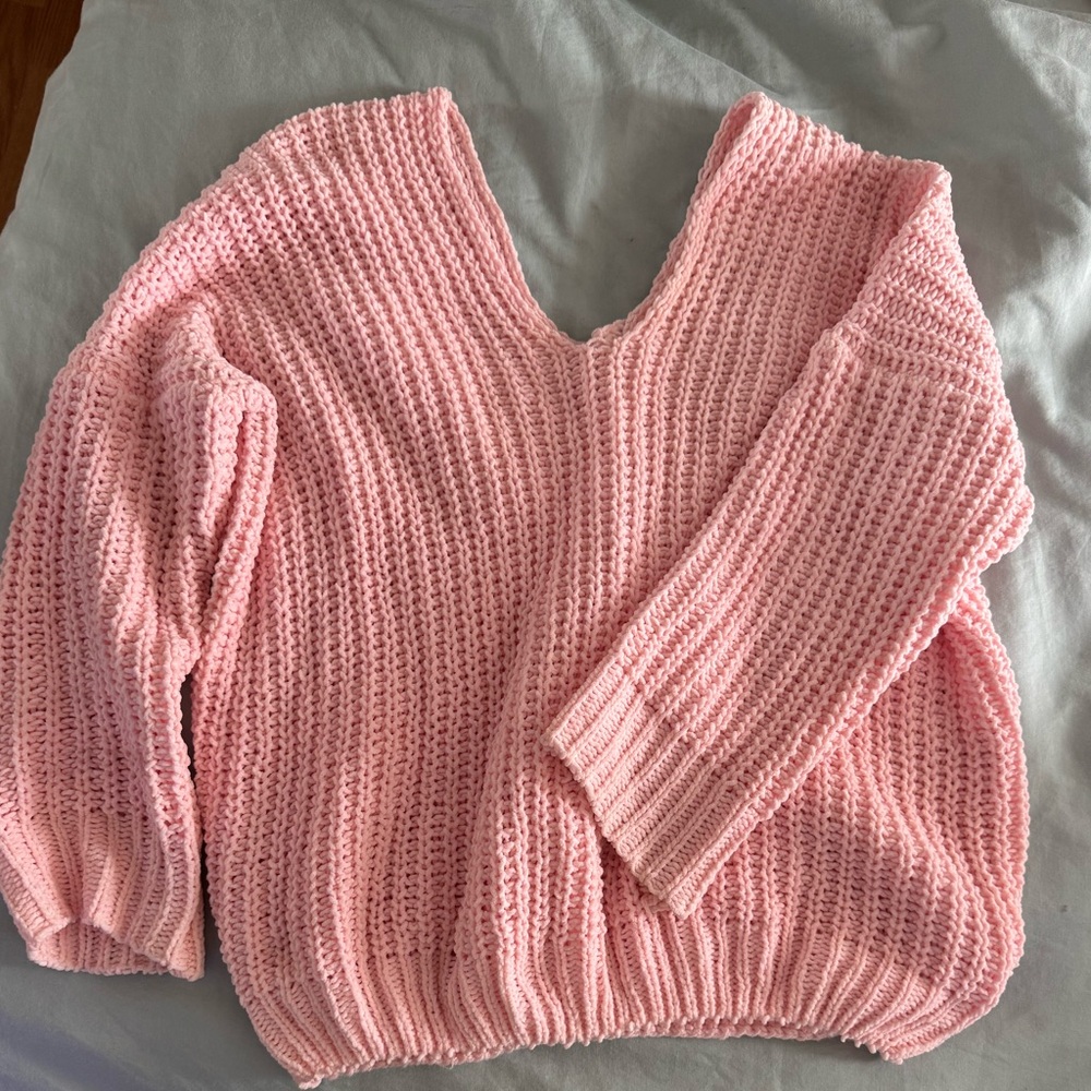 Superdown Soft Pink V-Neck Sweater